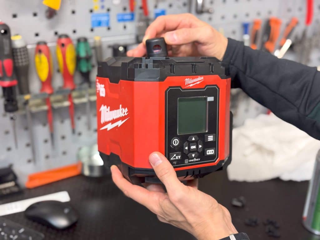 Milwaukee-huolto. Sähkökonepalvelu Saxholm Oy, Pirkkala.